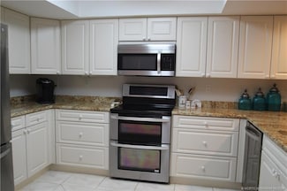 2898 SE Fairway W Unit 8, Stuart, FL 34997