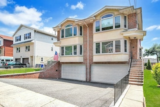 79 Myrtle Ave, Edgewater, NJ 07020