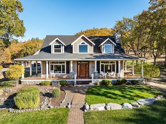 9412 John Day Dr, Gold Hill, OR 97525