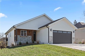 807 N Walnut Ln, Lone Jack, MO 64070