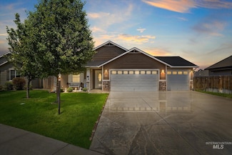 4590 E Stone Falls Dr, Nampa, ID 83686