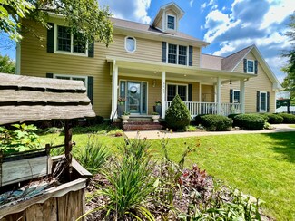 3645 S Farmstone Cir, New Palestine, IN 46163