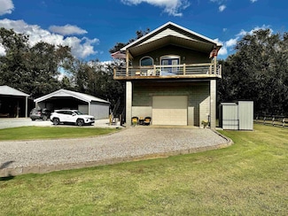 3060 Catfish Ln, Crump, TN 38327