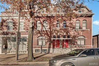 2341 Russell Blvd, Saint Louis, MO 63104
