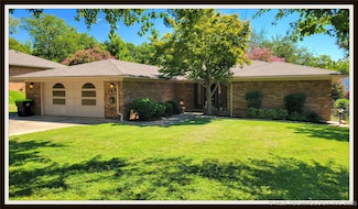 1108 S Broadway Ave, Ada, OK 74820