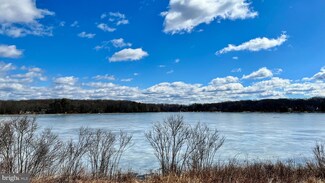 5225 Holiday Dr, Pocono Summit, PA 18346