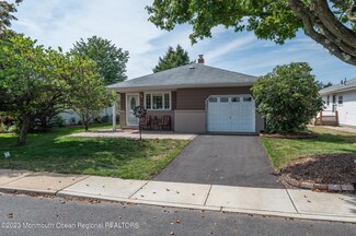 41 Saint Croix St, Toms River, NJ 08757