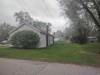 104 S 24th St, Goshen, IN 46528