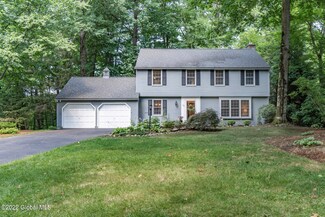 52 Carolanne Dr, Delmar, NY 12054