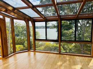31 Hidden Ln, Bremen, ME 04551