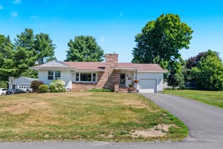 24 Mayo St, Dover Foxcroft, ME 04426