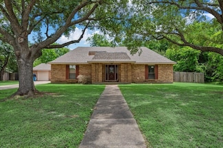 1520 Sycamore St, Navasota, TX 77868