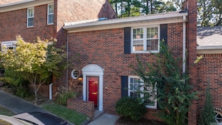 405 Cambridge Place Dr, Little Rock, AR 72227