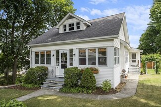 11 Oak St, Auburn, MA 01501