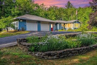 8726 Division Ct SE, Byron Center, MI 49315