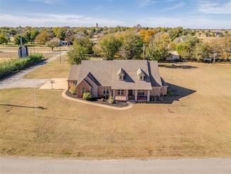 327 N Ash St, Crescent, OK 73028