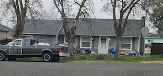 75 S 7th St, Central Point, OR 97502