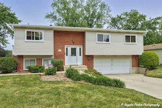2010 E Ivy Ln, Mount Prospect, IL 60056