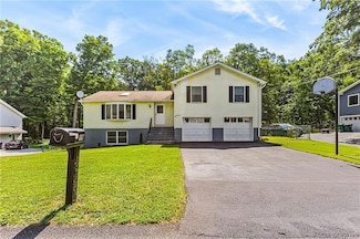 19 Raker Rd, Poughkeepsie, NY 12603