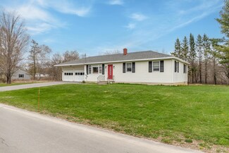 40 Maid Marion Ln, Brewer, ME 04412