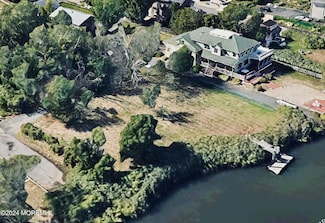 9 Manahassett Park Dr, Long Branch, NJ 07740