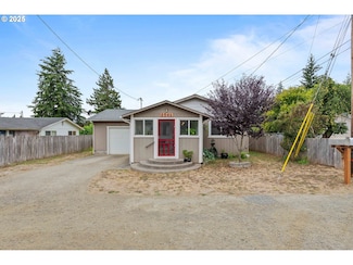 1541 N Elliott St, Coquille, OR 97423