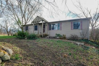 944 E Dowling Rd, Hastings, MI 49058