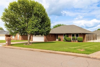 306 Mary Dr, Elk City, OK 73644