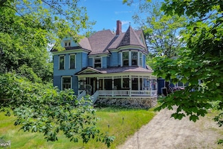 3 Fowler St, Bridgton, ME 04009