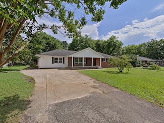 1106 Bagley Dr, Fayetteville, TN 37334