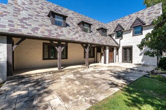 361 N Crestway St, Wichita, KS 67208