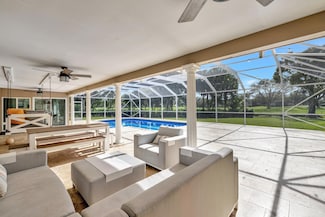 9010 S Lake Dasha Dr, Plantation, FL 33324