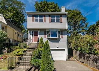 66 Albemarle Rd, Waltham, MA 02452