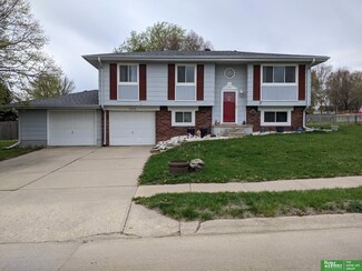 14510 Echo Hills Dr, Omaha, NE 68138