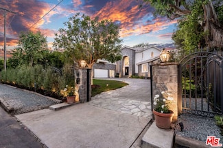 11797 Chaparal St, Los Angeles, CA 90049