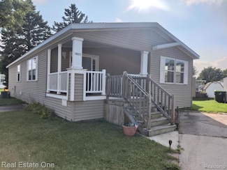 38057 Marlene Dr, Clinton Township, MI 48038