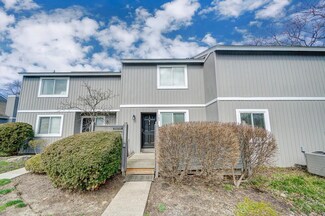 145 Twin Lakes Dr, Fairfield, OH 45014