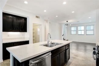 13219 Shaw Ln, Sylmar, CA 91342