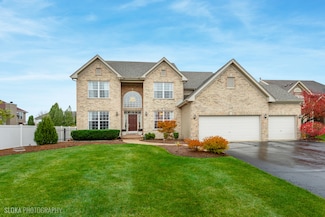 1123 Village Rd, Crystal Lake, IL 60014