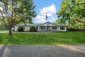 71 N Shady Oaks Dr, Pointblank, TX 77364