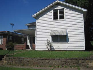 325 26th St Unit 325 1/2, Huntington, WV 25703