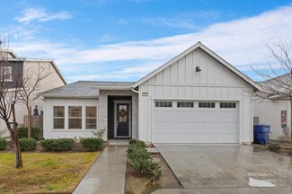 5942 E Pitt Ave, Fresno, CA 93727