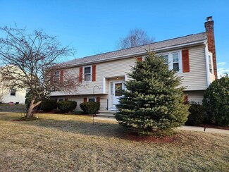 16 Cedar Grove Ave, Tyngsboro, MA 01879