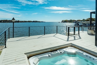 156 Marina Dr, Gun Barrel City, TX 75156