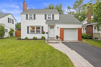 144 Montclair Dr, Rochester, NY 14617