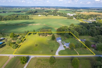 210 Lyons Ln, Sacramento, KY 42372