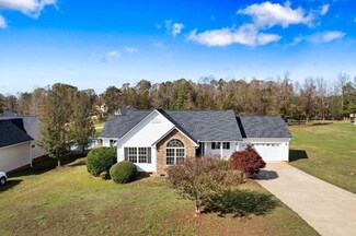 825 W River Grove Cir, Roebuck, SC 29376