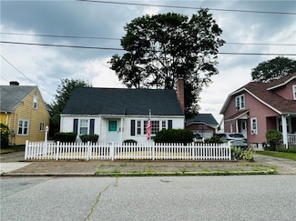 51 Benjamin St, Pawtucket, RI 02861