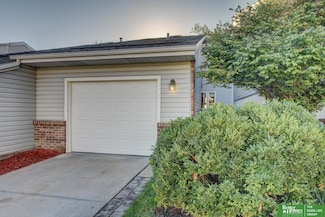 705 N 129th Plaza, Omaha, NE 68154