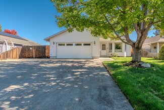 1483 S Oakdake Ave, Medford, OR 97501